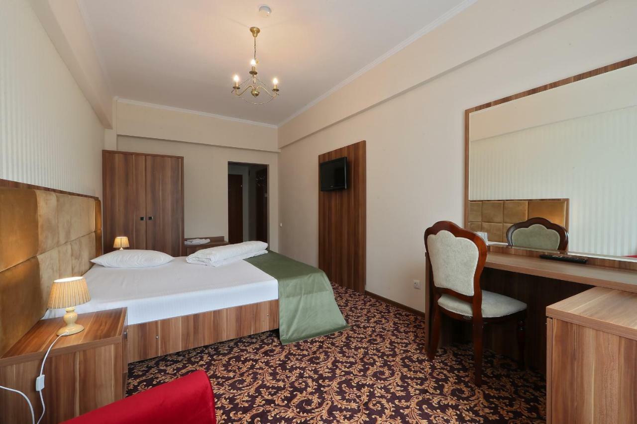 Hotel Impero Oradea Exteriér fotografie