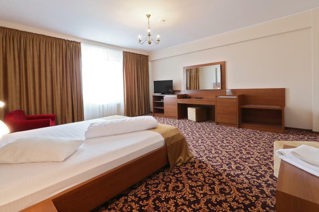 Hotel Impero Oradea Exteriér fotografie