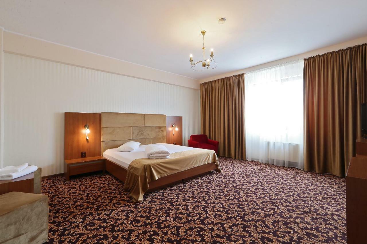 Hotel Impero Oradea Exteriér fotografie